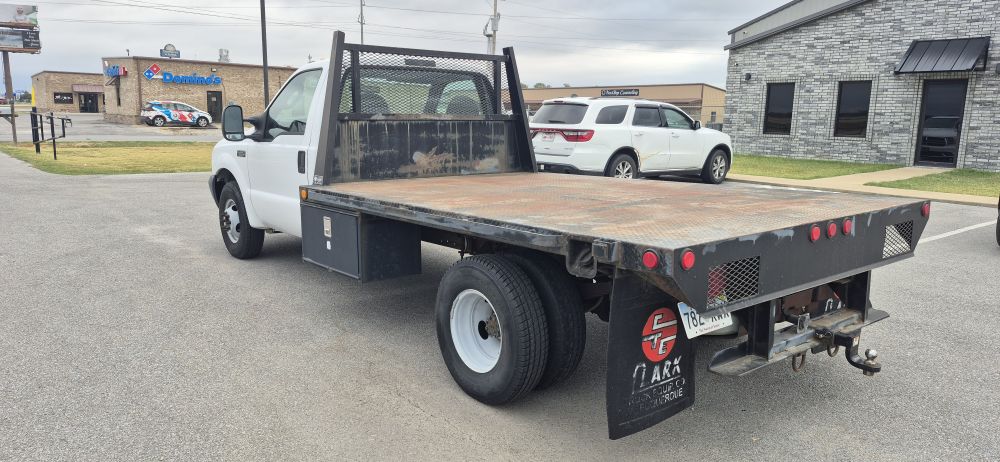 2003 Ford F-350 Super Duty XLT - Photo 4