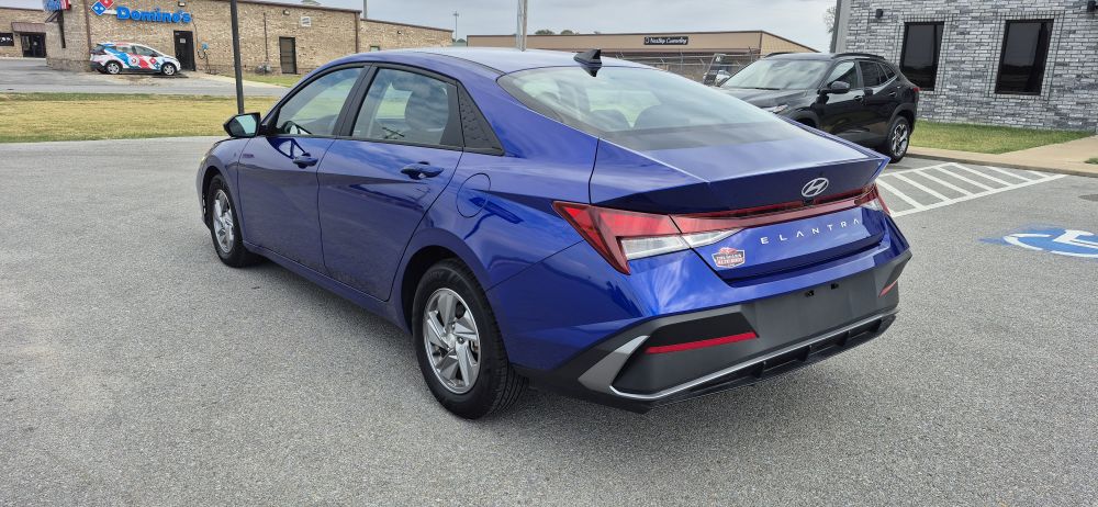 2024 Hyundai Elantra SE - Photo 4