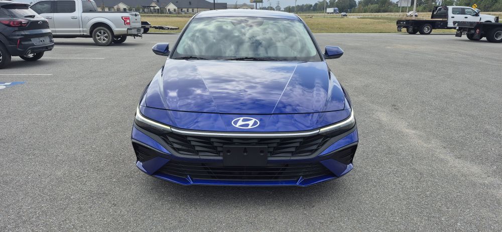 2024 Hyundai Elantra SE - Photo 3